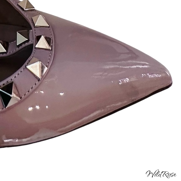 Valentino Garavani Rockstud Ankle Strap Pumps in Nude Patent Leather Size 38 - Picture 9 of 17
